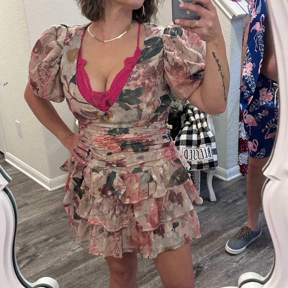 Zara Ruched 80’s style Dress. Medium. Puff Sleeves. Floral.